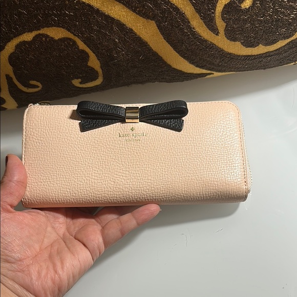 Kate Spade Pink and Black Wallet with Bow Detail - Picture 11 of 13